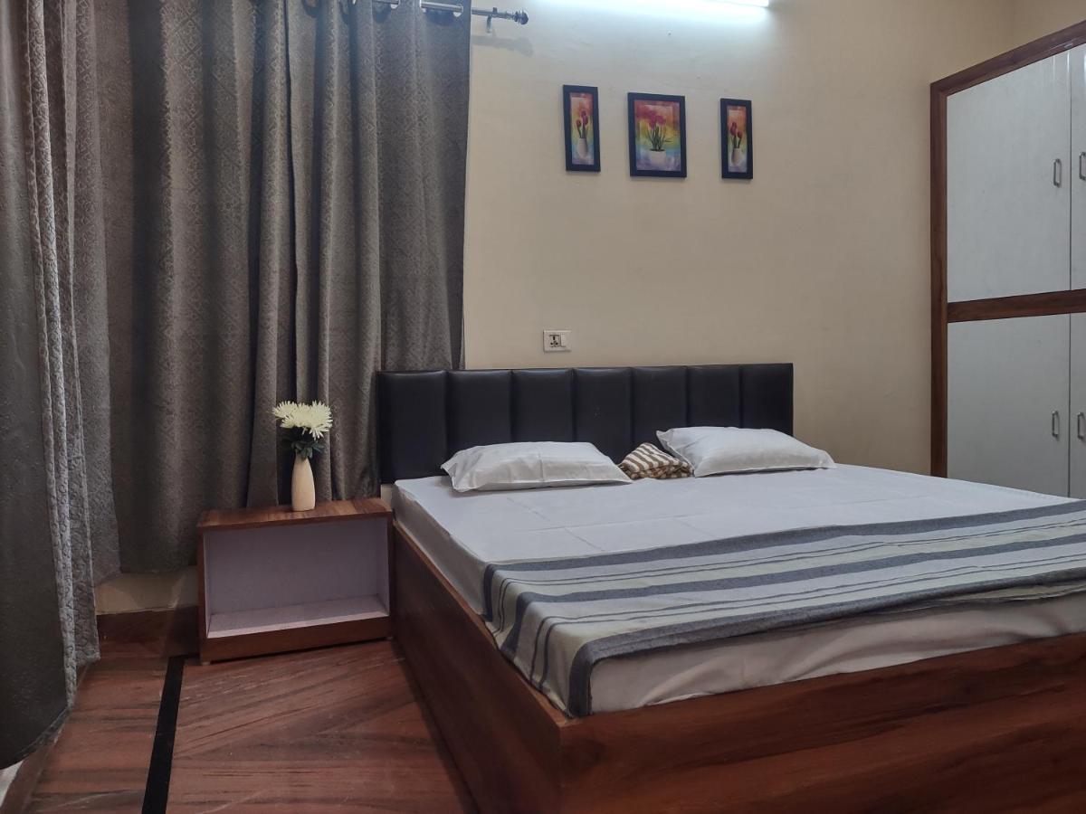 Paarijaat Homestay & Guesthouse Ayodhya Dış mekan fotoğraf