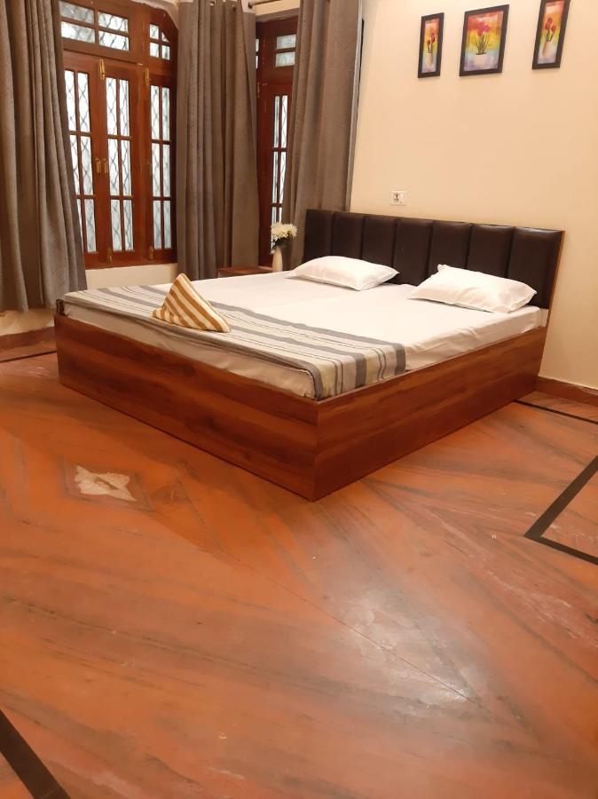 Paarijaat Homestay & Guesthouse Ayodhya Dış mekan fotoğraf