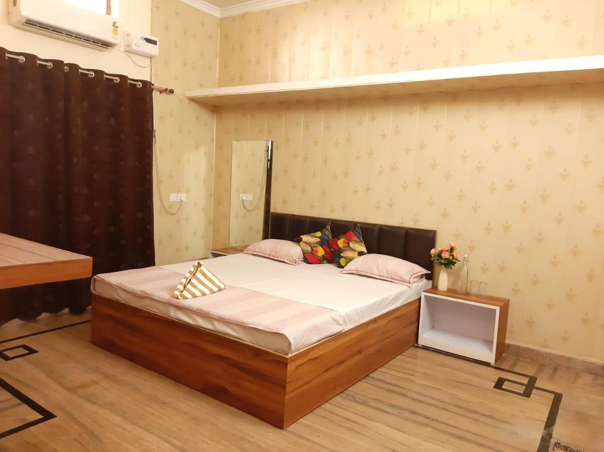Paarijaat Homestay & Guesthouse Ayodhya Dış mekan fotoğraf