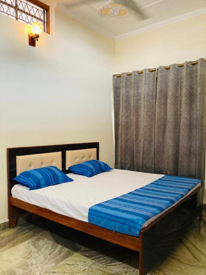 Paarijaat Homestay & Guesthouse Ayodhya Dış mekan fotoğraf